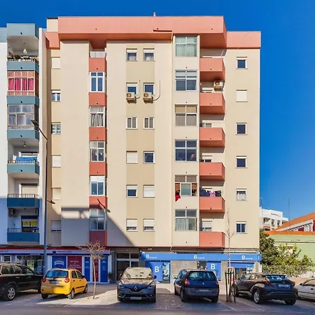 Downtown Soho, By Match Setúbal
